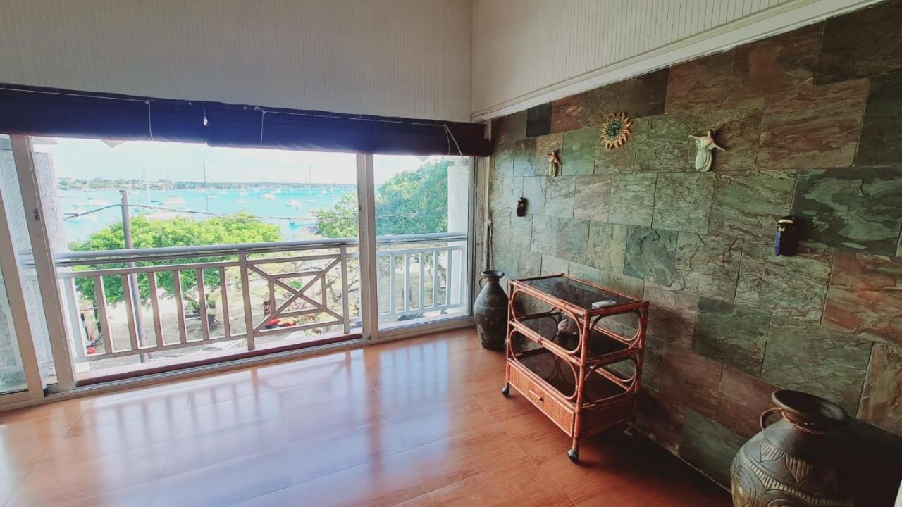 Beachfront Penthouse With Panoramic Ocean View Grand-Baie Exterior photo